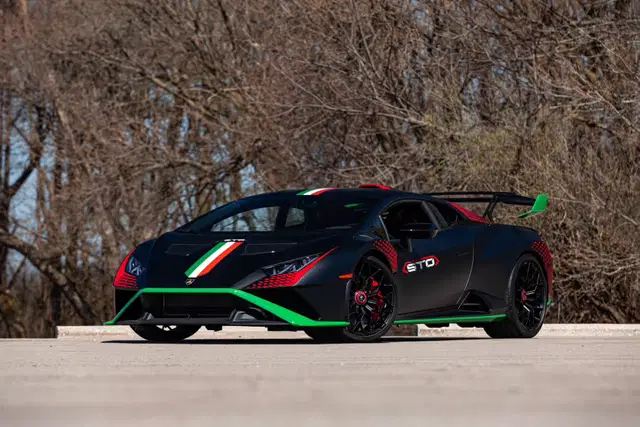 2022 Lamborghini Huracan STO