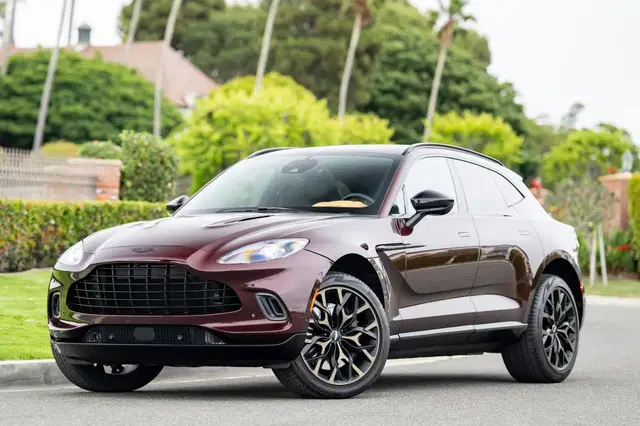 12k-Mile 2021 Aston Martin DBX