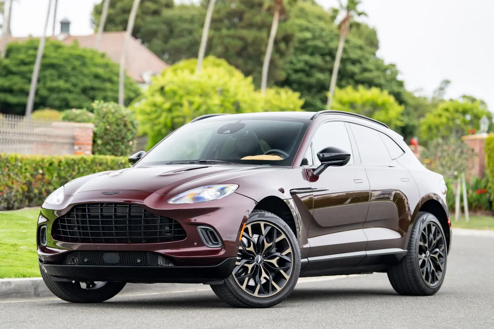 12k-Mile 2021 Aston Martin DBX