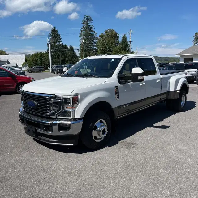 2022 Ford F-350 Super Duty Lariat