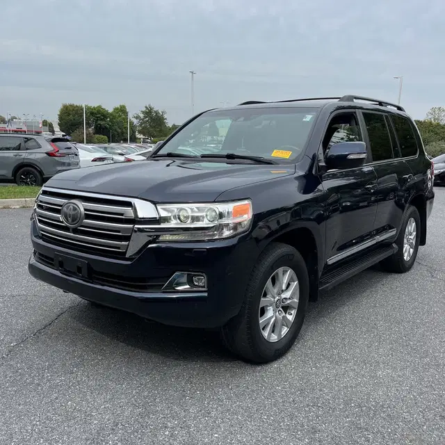 2016 Toyota Land Cruiser Base