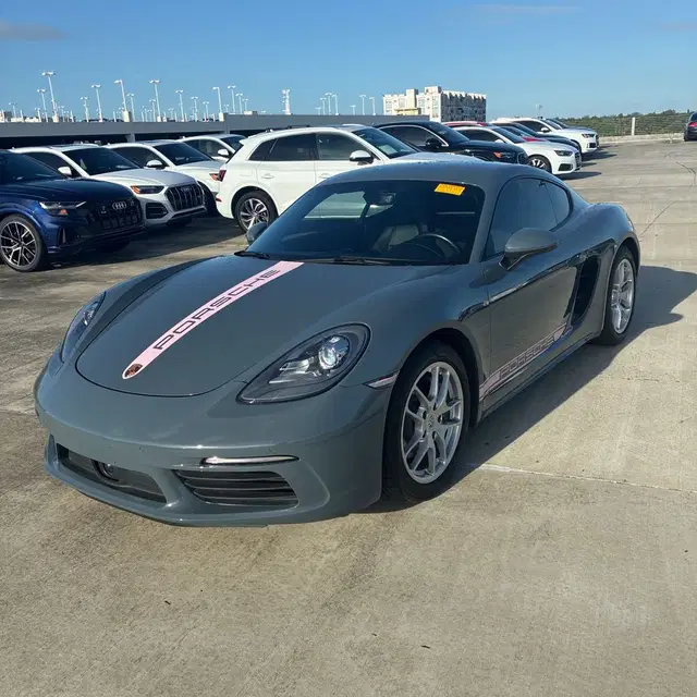 2017 Porsche 718 Cayman Base